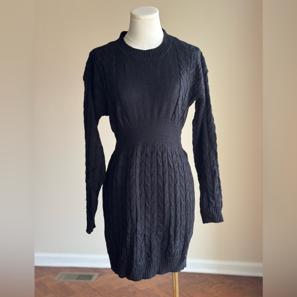 Cable-Knit Round Neck Mini Long Sleeve Sweater Dress Size Small Black